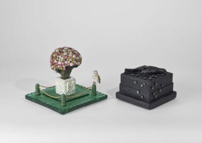 Glass Sculpture by Deborah Timperley. Part of the Ode to Alzheimer's series