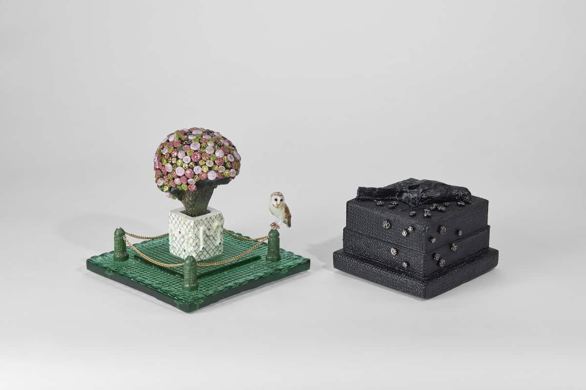 Glass Sculpture by Deborah Timperley. Part of the Ode to Alzheimer's series
